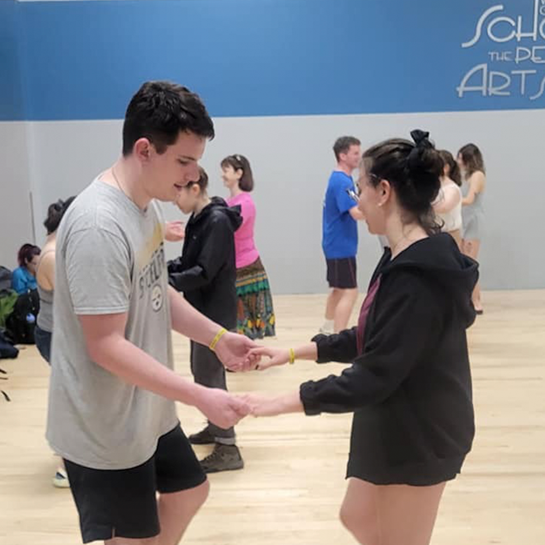 Indoor Salsa  Dance Class in San Juan - Image 4